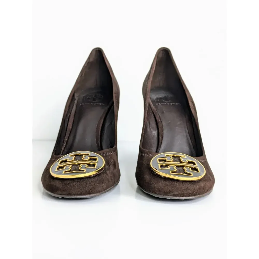Tory Burch Maddie Pump 9.5 Brown Suede Block Heel Gold Logo Medallion Double T